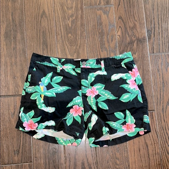 Old Navy Floral Print Women's Shorts size 8 - Picture 2 of 6